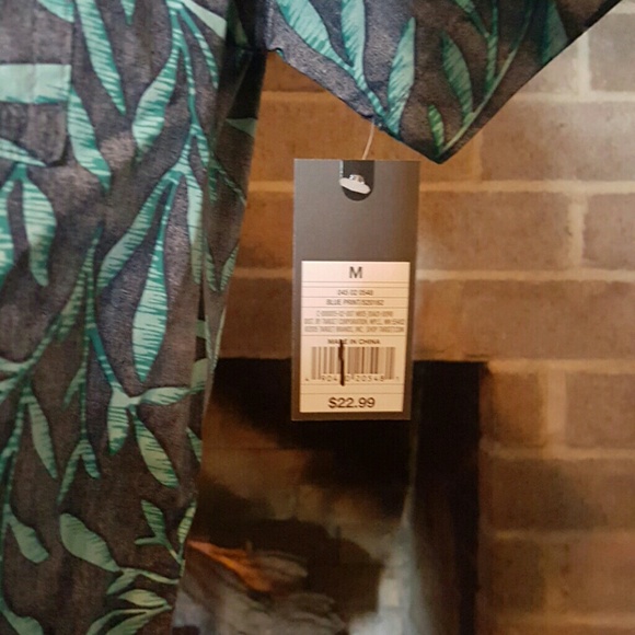 Men's Pattern Shirt - Picture 2 of 3